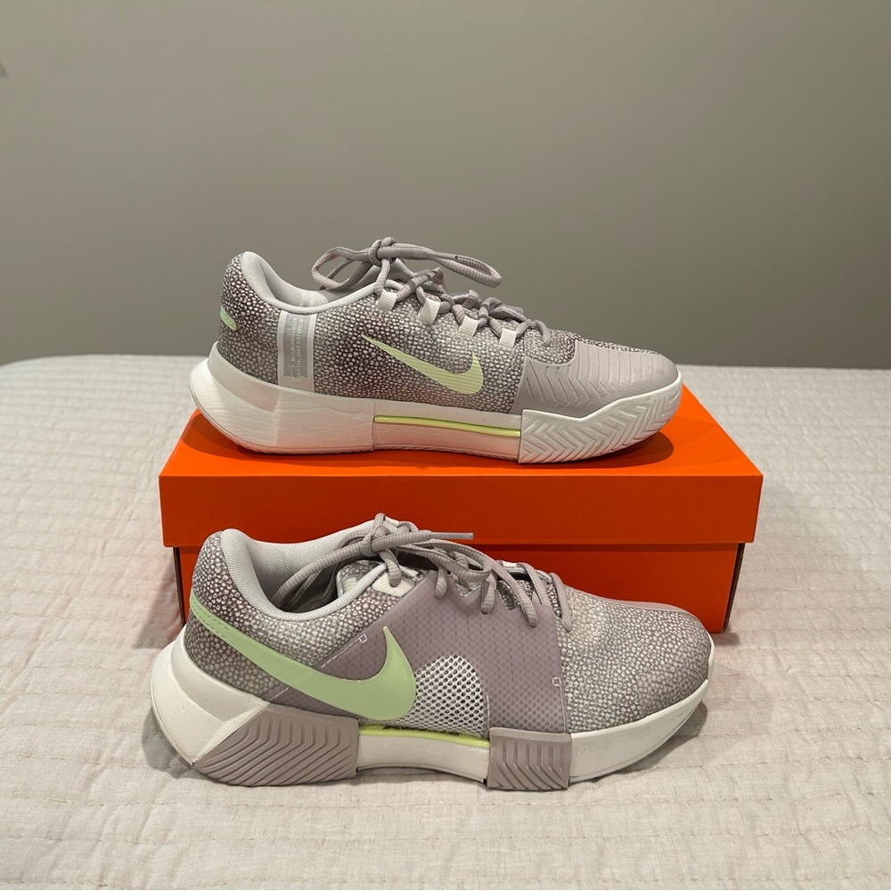 Nike Zoom GP Challenge 1 Premium Women’s tennis shoe size 9
